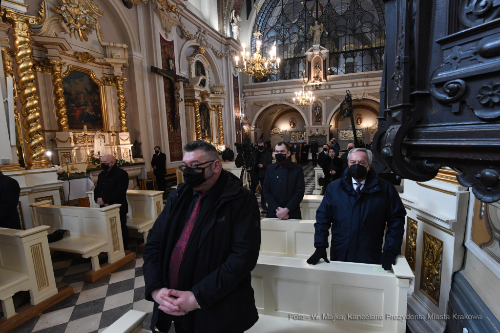 13jpg.jpg-Ceremonia nadania sztandaru  Wodociągom Miasta Krakowa SA  Autor: W. Majka