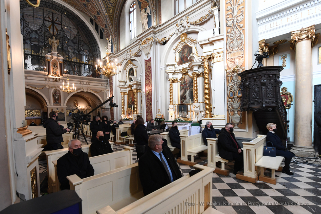 16jpg.jpg-Ceremonia nadania sztandaru  Wodociągom Miasta Krakowa SA  Autor: W. Majka