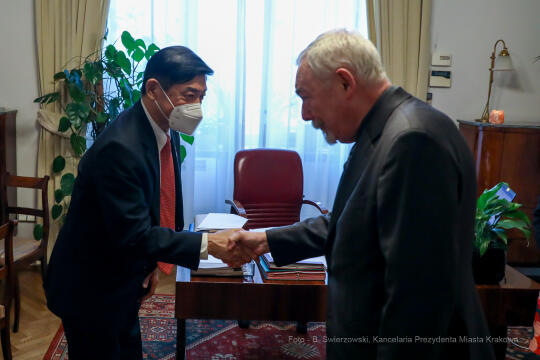 bs_210301_7849.jpg-Ambasador Japonii, Majchrowski, Spotkanie