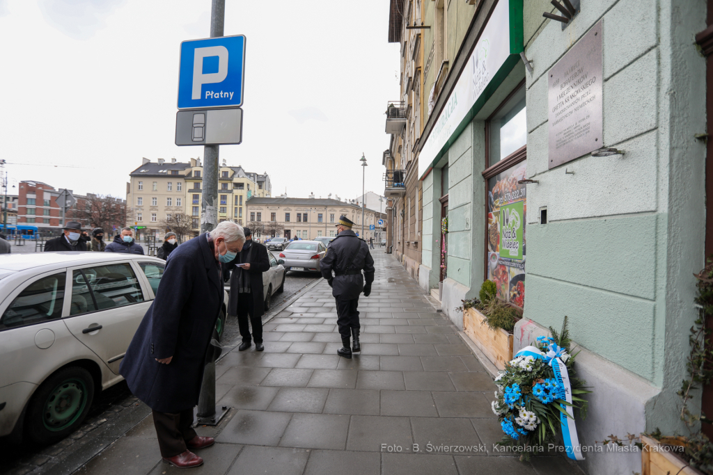 bs_210312_2309.jpg-Marsz, Kwiaty, Majchrowski, Likwidacja Getta  Autor: B. Świerzowski