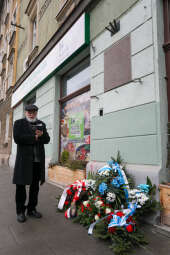 bs_210312_2333.jpg-Marsz, Kwiaty, Majchrowski, Likwidacja Getta