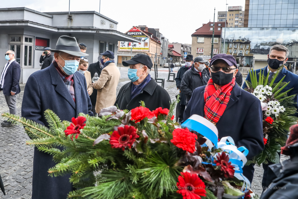 bs_210312_8171.jpg-Marsz, Kwiaty, Majchrowski, Likwidacja Getta  Autor: B. Świerzowski