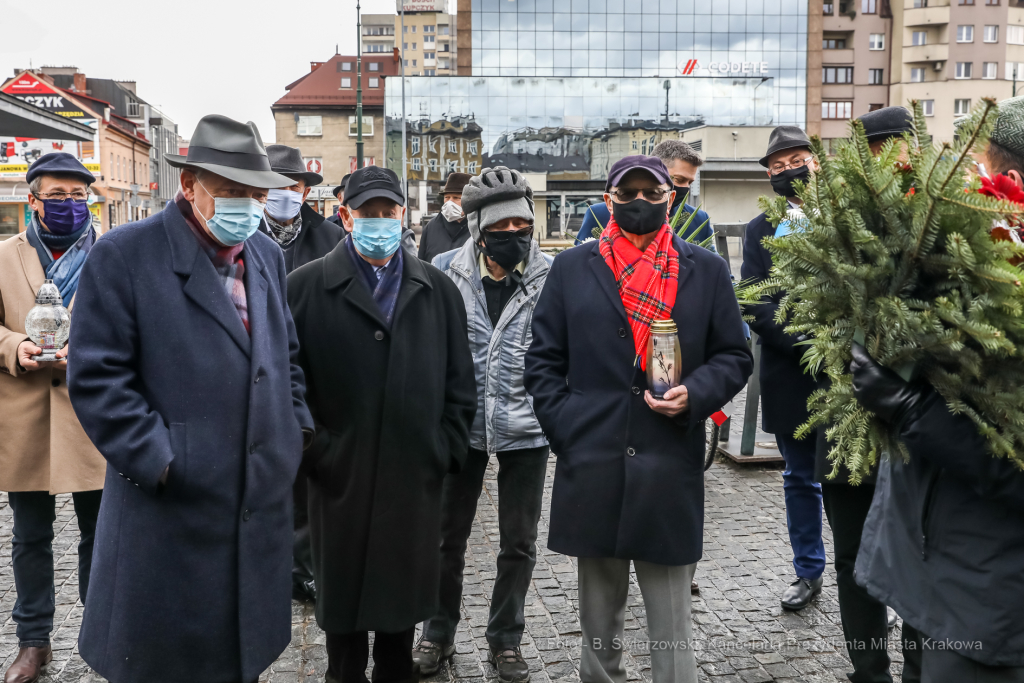 bs_210312_8196.jpg-Marsz, Kwiaty, Majchrowski, Likwidacja Getta  Autor: B. Świerzowski