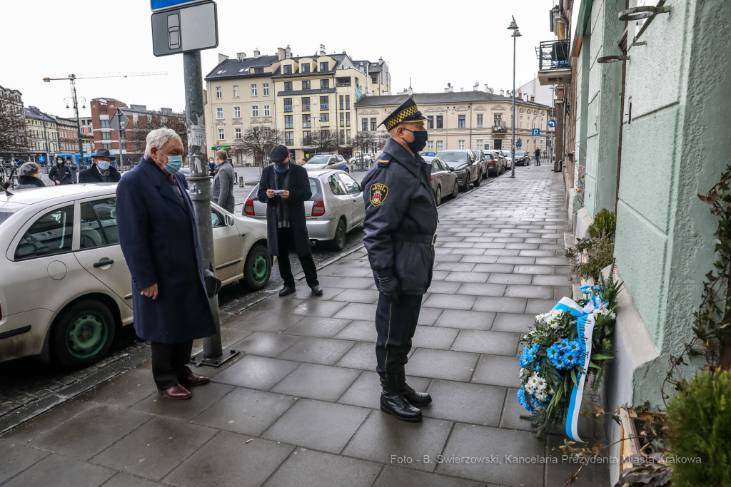 bs_210312_8208.jpg-Marsz, Kwiaty, Majchrowski, Likwidacja Getta  Autor: B. Świerzowski