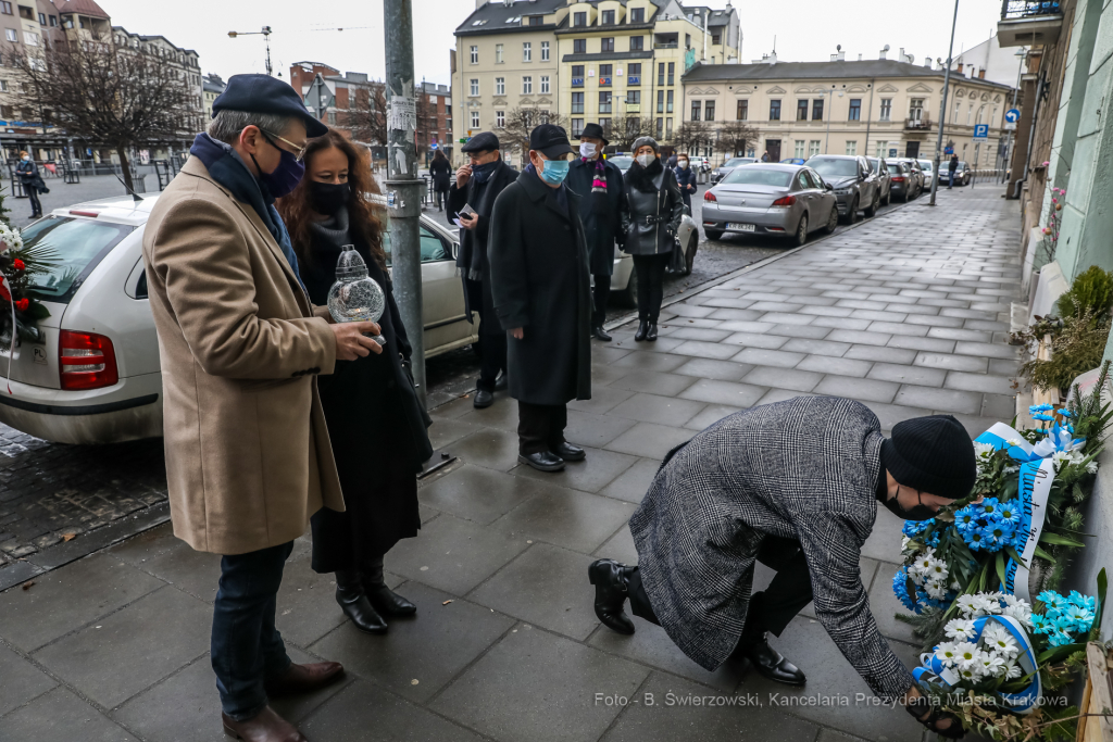 bs_210312_8214.jpg-Marsz, Kwiaty, Majchrowski, Likwidacja Getta  Autor: B. Świerzowski