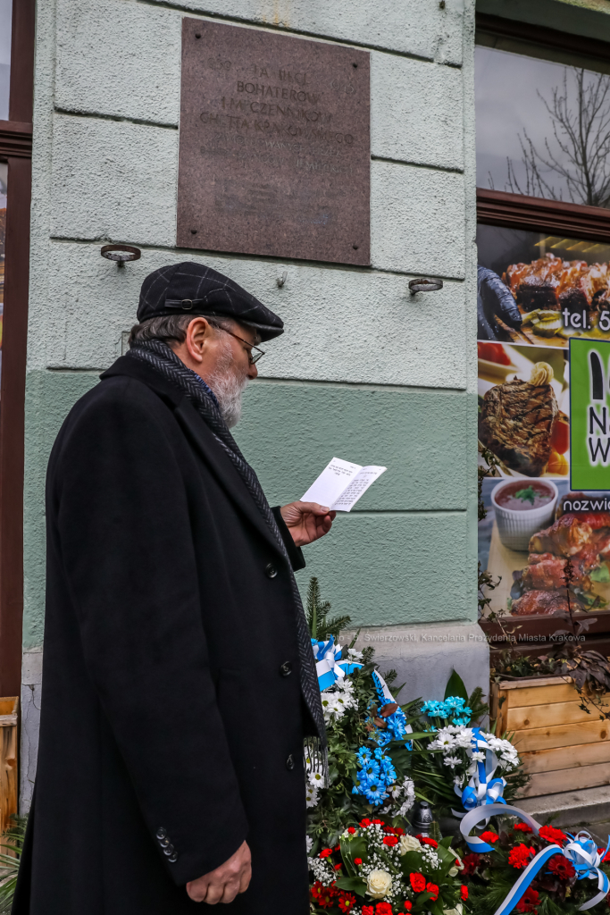 bs_210312_8258.jpg-Marsz, Kwiaty, Majchrowski, Likwidacja Getta  Autor: B. Świerzowski