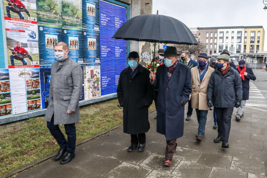 bs_210312_8291.jpg-Marsz, Kwiaty, Majchrowski, Likwidacja Getta