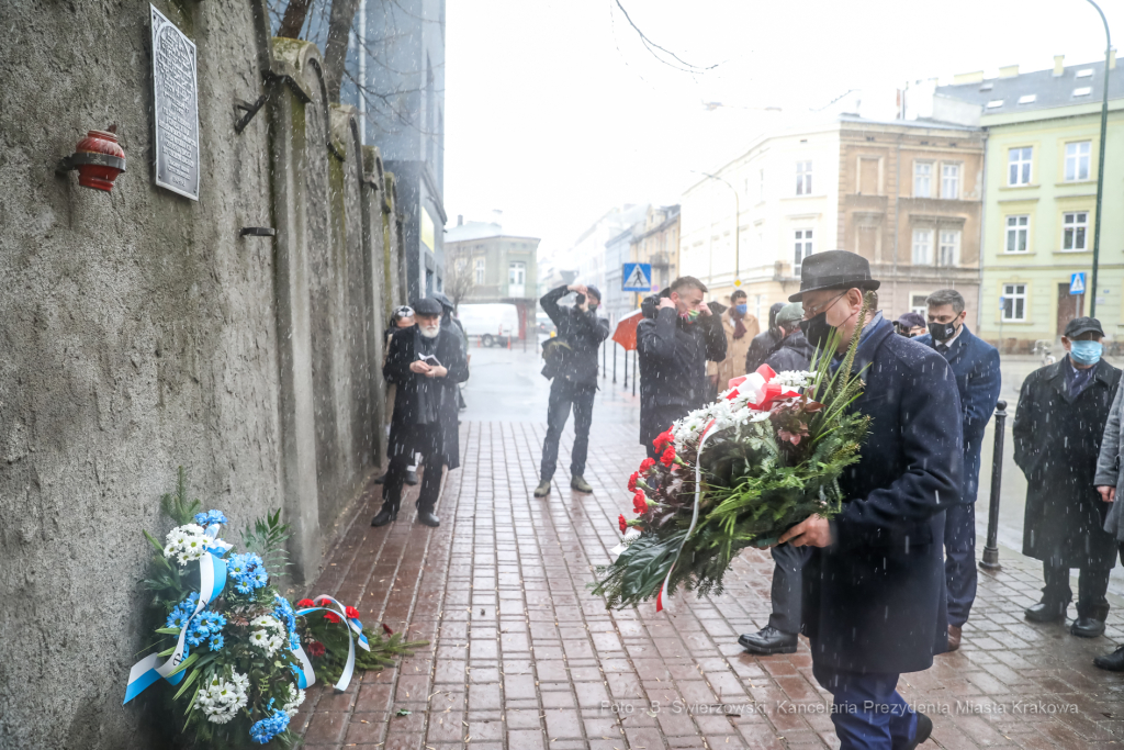 bs_210312_8343.jpg-Marsz, Kwiaty, Majchrowski, Likwidacja Getta  Autor: B. Świerzowski