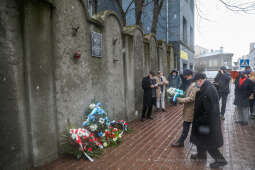 bs_210312_8364.jpg-Marsz, Kwiaty, Majchrowski, Likwidacja Getta