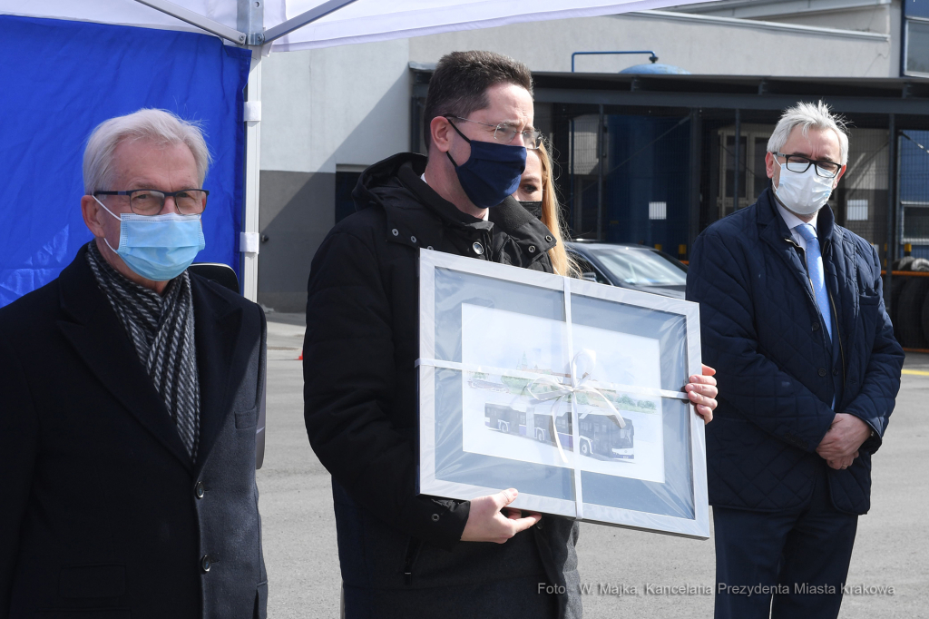 14jpg.jpg-przekazanie autobusów elektrycznych  Autor: W. Majka