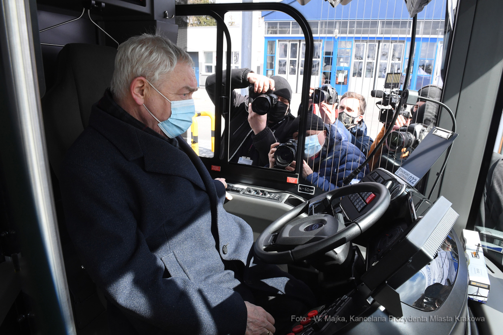 15jpg.jpg-przekazanie autobusów elektrycznych  Autor: W. Majka