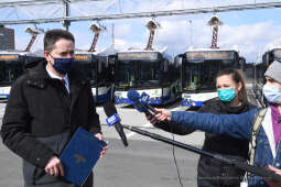 22jpg.jpg-przekazanie autobusów elektrycznych