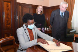 08jpg.jpg-Spotkania z nową stypendystką programu ICORN Aaiun Nin