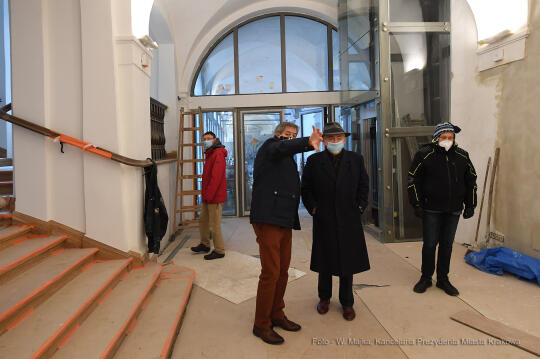 001jpg.jpg-2021_0415 Wizyta gospodarska w Pałacu Krzysztofory oraz w Domu pod Krzyżem