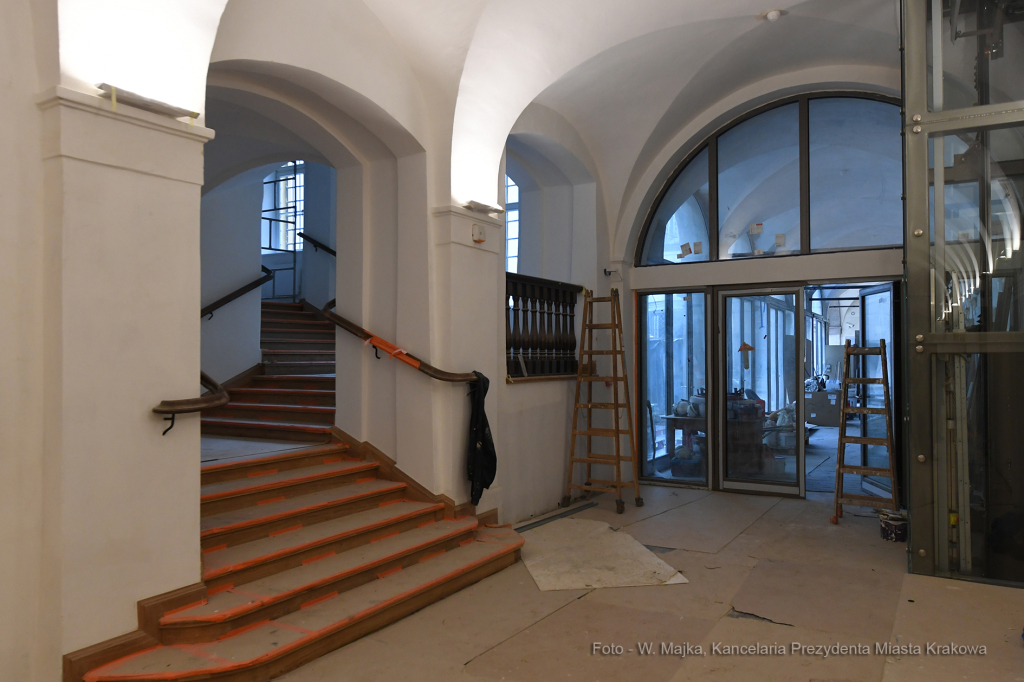 002jpg.jpg-2021_0415 Wizyta gospodarska w Pałacu Krzysztofory oraz w Domu pod Krzyżem  Autor: W. Majka