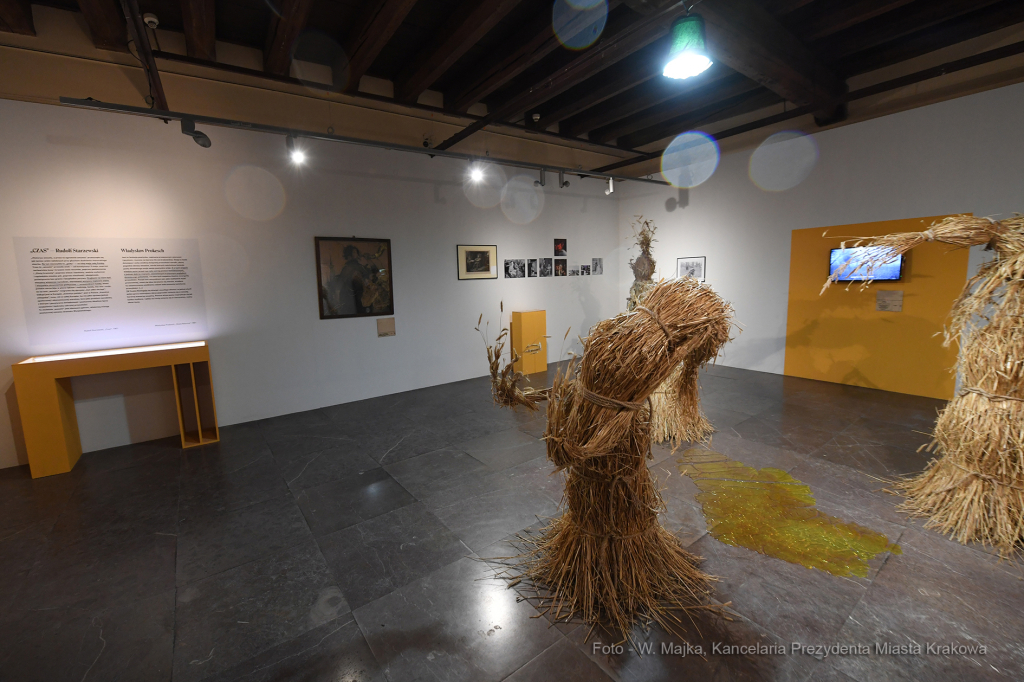 030jpg.jpg-2021_0415 Wizyta gospodarska w Pałacu Krzysztofory oraz w Domu pod Krzyżem  Autor: W. Majka