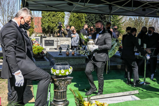 bs_210427_1347.jpg-Pogrzeb, Grażyna Leja, Majchrowski