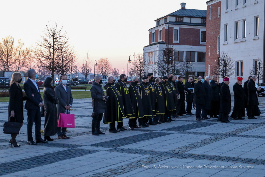 bs_210427_1399.jpg-Centrum JPII, Majchrowski, Iluminacja  Autor: B. Świerzowski