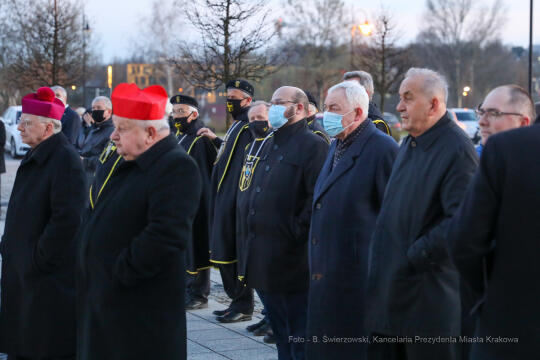 bs_210427_1408.jpg-Centrum JPII, Majchrowski, Iluminacja