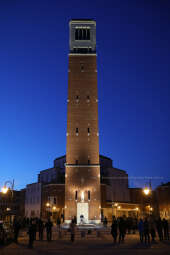 bs_210427_1484.jpg-Centrum JPII, Majchrowski, Iluminacja