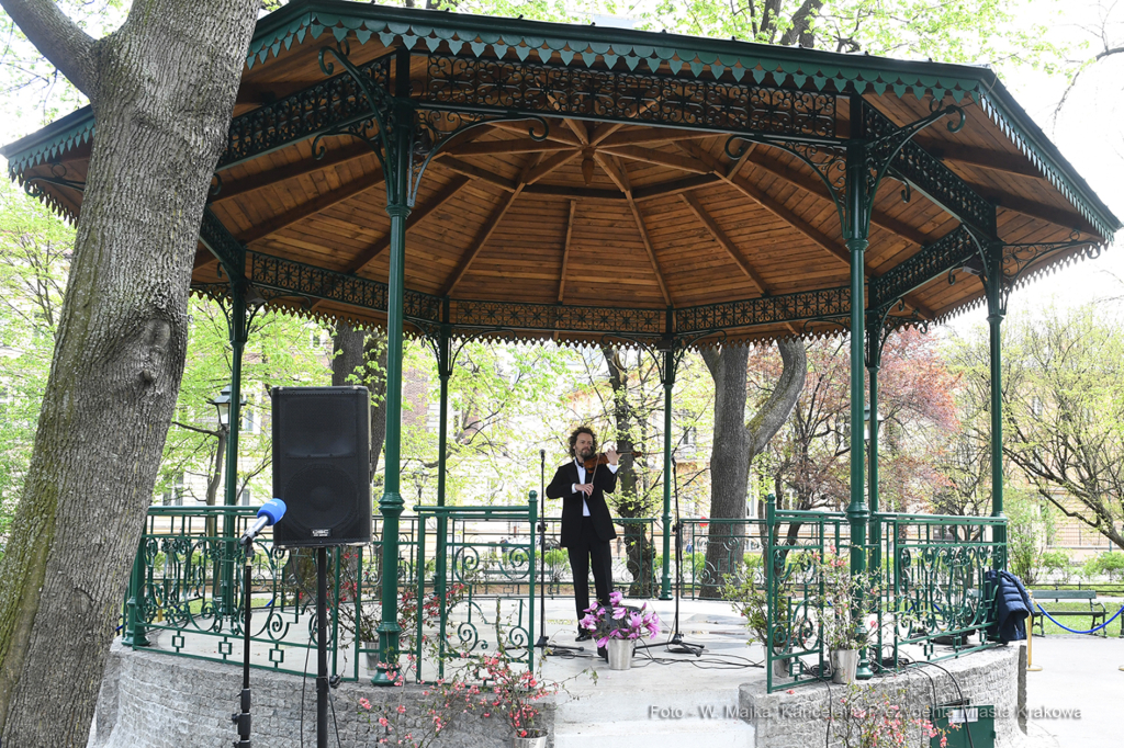 020jpg.jpg-Skwer Zbigniewa Wodeckiego  Autor: W. Majka