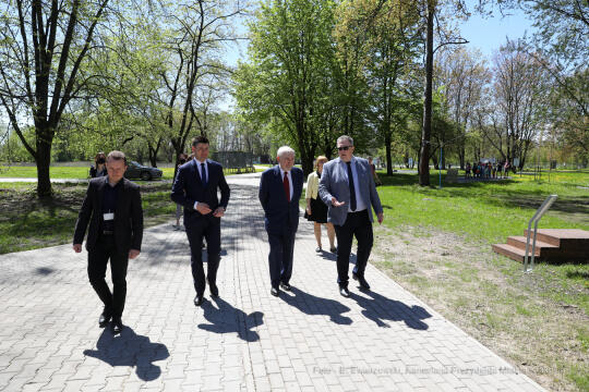 bs_210510_2850.jpg-Ogród Doświadczeń, Piotr Gój, Majchrowski