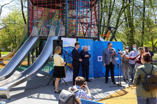 bs_210510_2908.jpg-Ogród Doświadczeń, Piotr Gój, Majchrowski