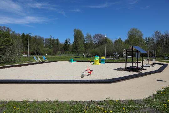 bs_210510_2917.jpg-Ogród Doświadczeń, Piotr Gój, Majchrowski