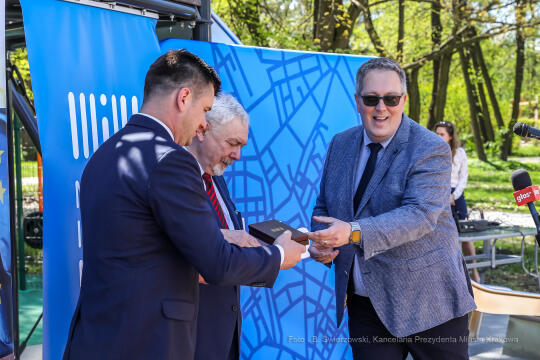 bs_210510_2924.jpg-Ogród Doświadczeń, Piotr Gój, Majchrowski