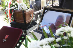 007jpg.jpg-Kraków pożegnał Bronisława Cieślaka