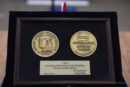 001jpg.jpg-Piłsudski patronem dworca Kraków