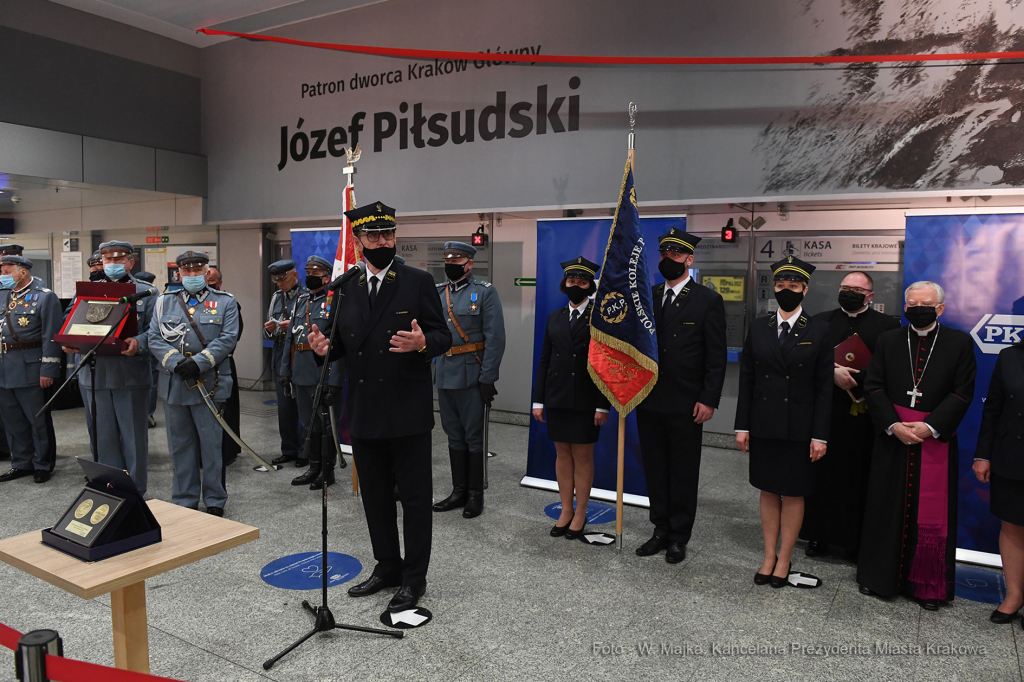 002jpg.jpg-Piłsudski patronem dworca Kraków  Autor: W. Majka