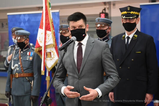 008jpg.jpg-Piłsudski patronem dworca Kraków