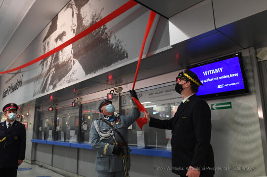 011jpg.jpg-Piłsudski patronem dworca Kraków