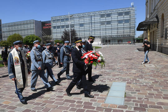 012jpg.jpg-Piłsudski patronem dworca Kraków