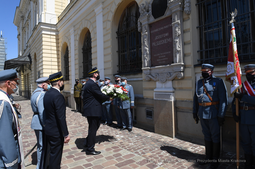 013jpg.jpg-Piłsudski patronem dworca Kraków  Autor: W. Majka