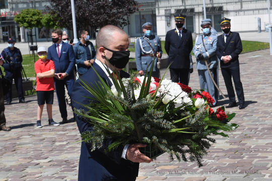 015jpg.jpg-Piłsudski patronem dworca Kraków