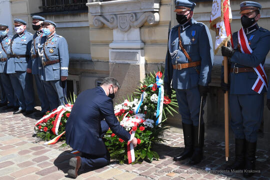 020jpg.jpg-Piłsudski patronem dworca Kraków