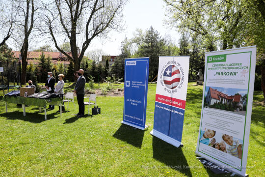 bs_210511_2970.jpg-Hoover Table,Parkowa,Sabatowicz