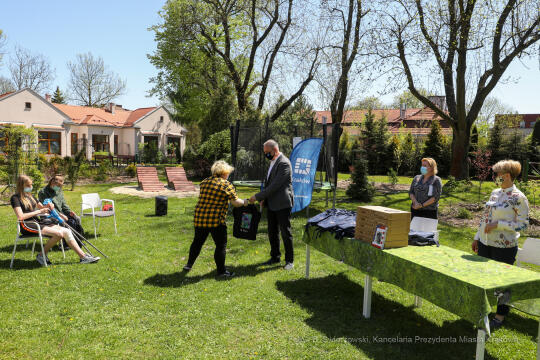 bs_210511_3033.jpg-Hoover Table,Parkowa,Sabatowicz