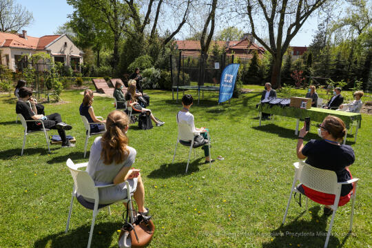 bs_210511_3047.jpg-Hoover Table,Parkowa,Sabatowicz