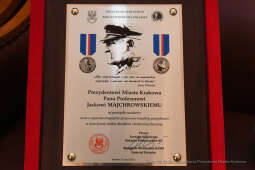 002jpg.jpg-Złoty Krzyż Honorowy Związku Piłsudczyków RP