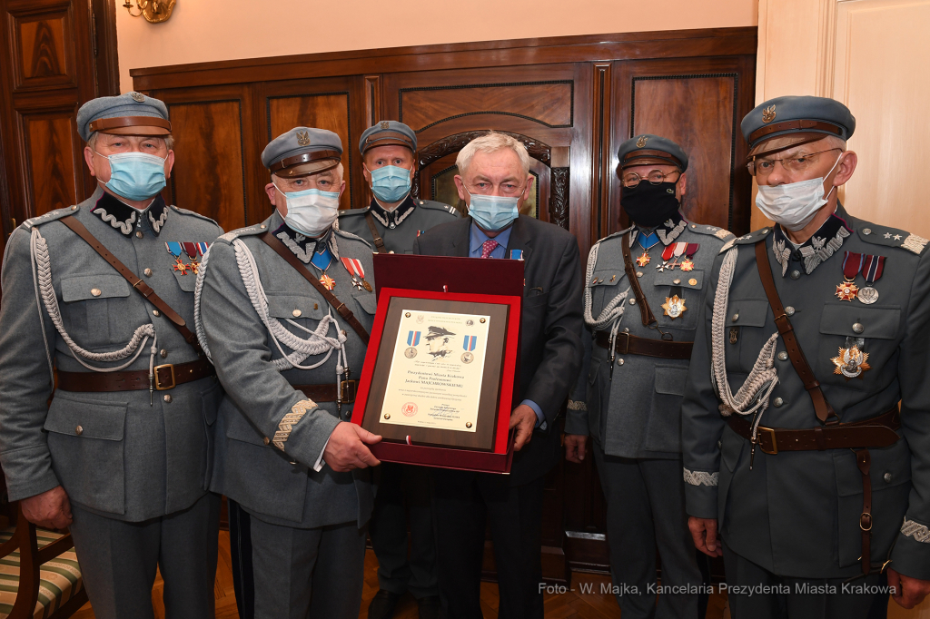 009jpg.jpg-Złoty Krzyż Honorowy Związku Piłsudczyków RP  Autor: W. Majka