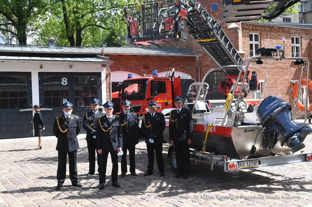 002jpg.jpg-Obchody Dnia Strażaka  Autor: W. Majka
