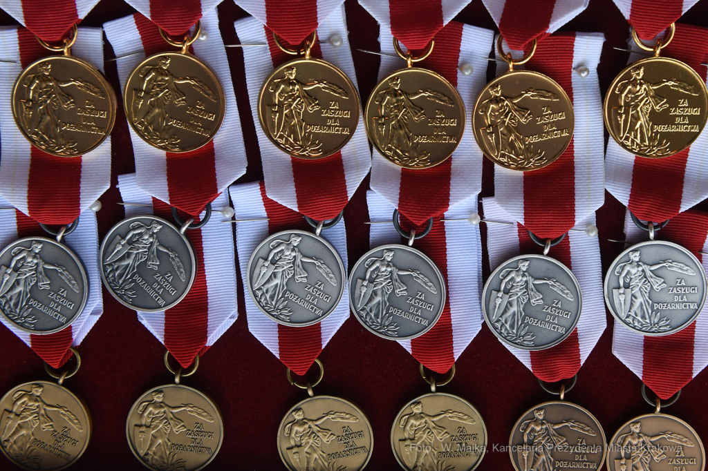 006jpg.jpg-Obchody Dnia Strażaka  Autor: W. Majka