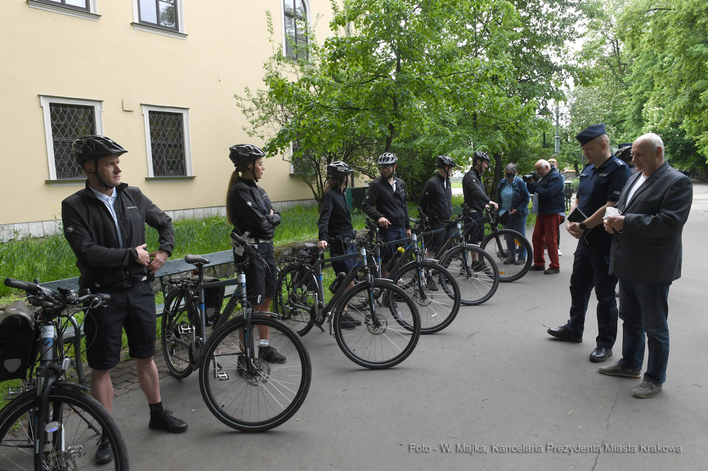 006jpg.jpg-roweru dla Policji  Autor: W. Majka