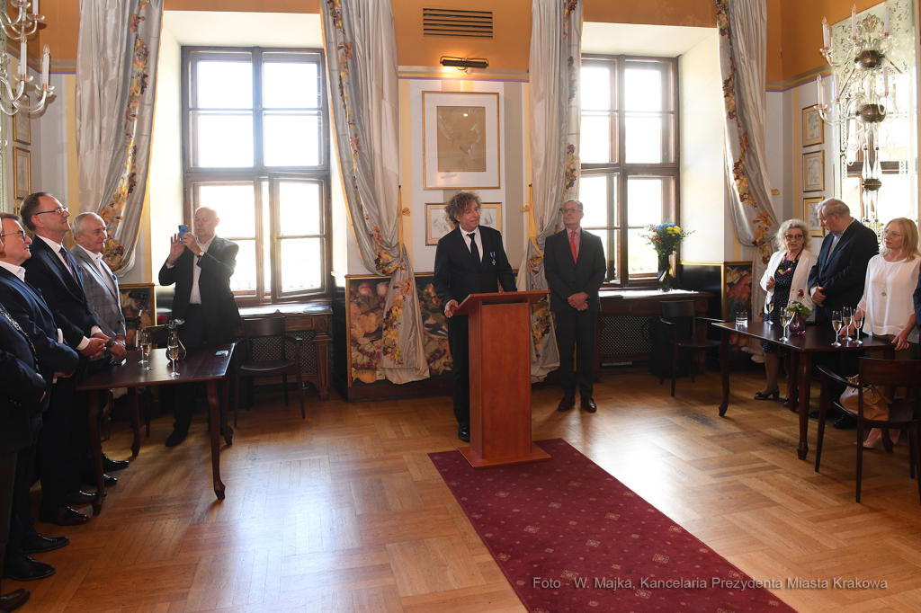 002jpg.jpg-odznaczenie dla konsula Brazylii  Autor: W. Majka