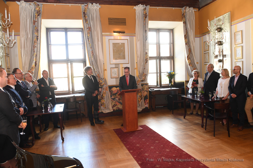 015jpg.jpg-odznaczenie dla konsula Brazylii  Autor: W. Majka