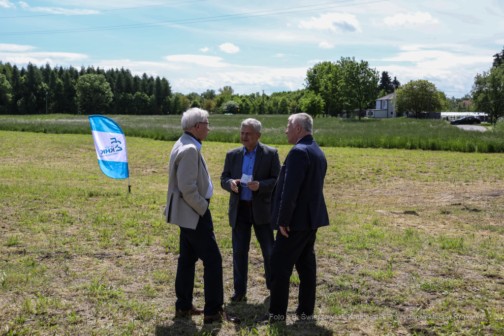 bs_210527_4733.jpg-KHK, Dęby, Majchrowski, Trzmiel  Autor: B. Świerzowski