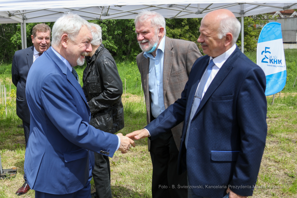 bs_210527_4764.jpg-KHK, Dęby, Majchrowski, Trzmiel  Autor: B. Świerzowski